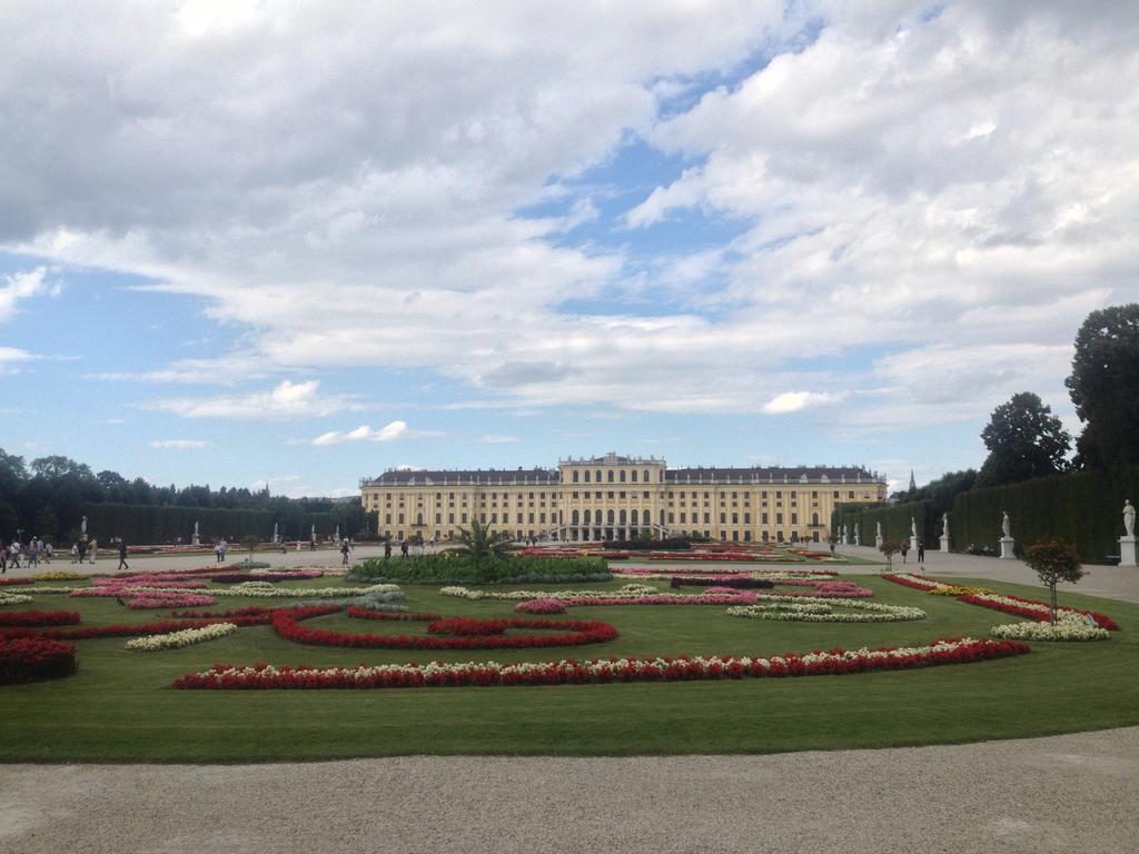 Апартаменты Big Vintage Style Flat Near Schonbrunn Вена Экстерьер фото